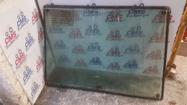 Massey Ferguson 690 Cab Frong Glass Windscreen Tg1246 - Ветробранско стакло за Трактор: слика 1 Massey Ferguson 690 Cab Frong Glass Windscreen Tg1246 - Ветробранско стакло за Трактор: слика 1