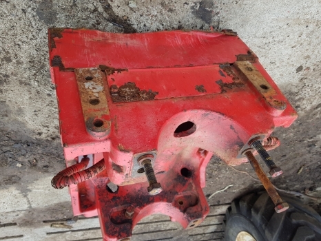 Предна оска за Земјоделска машина Mccormick Case Cx, Mxc, Mc Ser Mc100 Front Axle Support Bolster 138531, 337256a1: слика 8