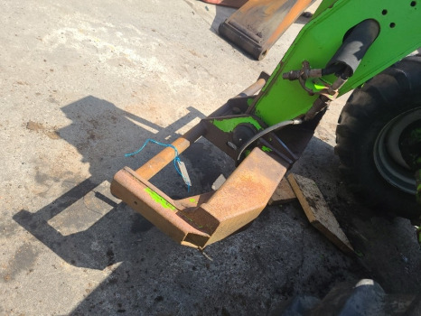 Merlo P28.7 Kt Headstock - Брза спојка за Телескопски ракувач: слика 5 Merlo P28.7 Kt Headstock - Брза спојка за Телескопски ракувач: слика 5