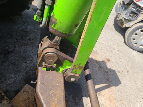 Merlo P28.7 Kt Headstock - Брза спојка за Телескопски ракувач: слика 3 Merlo P28.7 Kt Headstock - Брза спојка за Телескопски ракувач: слика 3