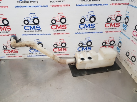 New Holland Case Maxxum Windshield Washer Reservoir 87638112, 87470604 - Бришач за Земјоделска машина: слика 1 New Holland Case Maxxum Windshield Washer Reservoir 87638112, 87470604 - Бришач за Земјоделска машина: слика 1