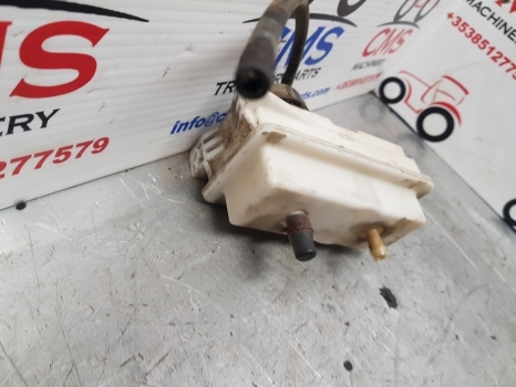New Holland Case T6, T7, Maxxum, Puma T7.200 Brake Fluid Reservoir 84154075 - Цилиндар за кочници за Земјоделска машина: слика 3 New Holland Case T6, T7, Maxxum, Puma T7.200 Brake Fluid Reservoir 84154075 - Цилиндар за кочници за Земјоделска машина: слика 3