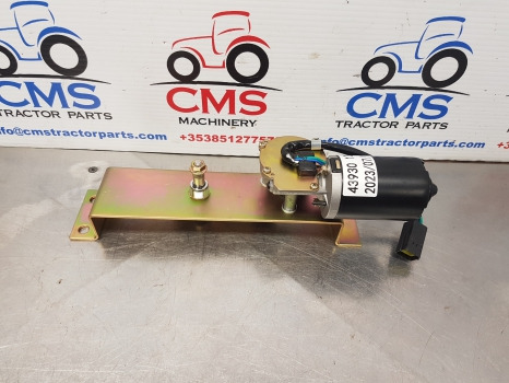 New Holland Case, Tsa, T6000, T7 Case, Wiper Motor Front Brand New 82032050 - Бришач за Земјоделска машина: слика 1 New Holland Case, Tsa, T6000, T7 Case, Wiper Motor Front Brand New 82032050 - Бришач за Земјоделска машина: слика 1