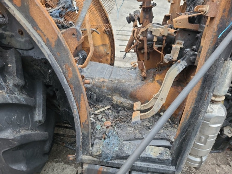 New Holland T4.90v Transmission Gearbox Complete 47372845, 48013267, 51411802 - Менувач: слика 1 New Holland T4.90v Transmission Gearbox Complete 47372845, 48013267, 51411802 - Менувач: слика 1