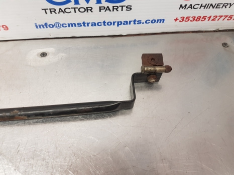 New Holland T7040, T7000, Cooler Handle Assy 84203263, 87619639 - Радијатор: слика 3 New Holland T7040, T7000, Cooler Handle Assy 84203263, 87619639 - Радијатор: слика 3