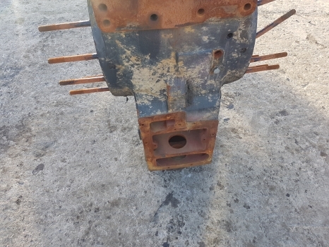 New Holland Tm130, Tm120, Tm140 Transmission Housing 47125398, 44985001 - Менувач за Трактор: слика 4 New Holland Tm130, Tm120, Tm140 Transmission Housing 47125398, 44985001 - Менувач за Трактор: слика 4