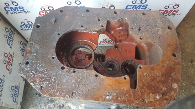 New Holland Ts Series Transmission Gearbox Housing 82006985, 82012331. - Менувач за Трактор: слика 4 New Holland Ts Series Transmission Gearbox Housing 82006985, 82012331. - Менувач за Трактор: слика 4