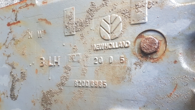 New Holland Ts Series Transmission Gearbox Housing 82006985, 82012331. - Менувач за Трактор: слика 3 New Holland Ts Series Transmission Gearbox Housing 82006985, 82012331. - Менувач за Трактор: слика 3