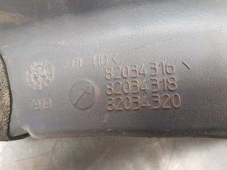 New Holland Ts115a Cab Air Duct Pipe Rhs 82034316, 82034318, 82034320, 82594201 - Греење/ Вентилација за Трактор: слика 4 New Holland Ts115a Cab Air Duct Pipe Rhs 82034316, 82034318, 82034320, 82594201 - Греење/ Вентилација за Трактор: слика 4