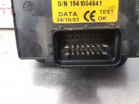 New Holland Ts115a Case Mxu100, 110 Worklamp Ecu 82022885, 47571856 - Единица за контрола за Трактор: слика 4 New Holland Ts115a Case Mxu100, 110 Worklamp Ecu 82022885, 47571856 - Единица за контрола за Трактор: слика 4