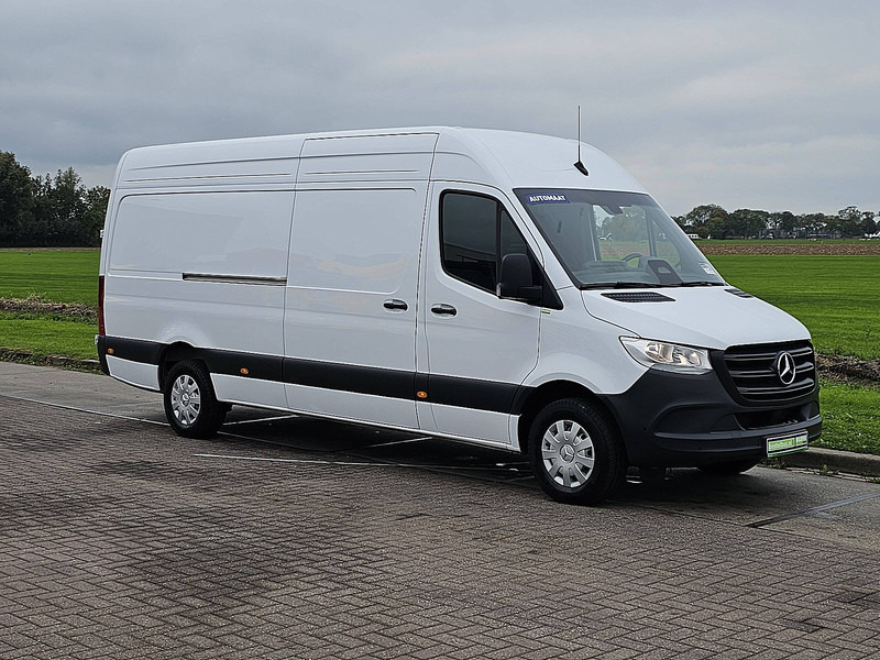 Mercedes-Benz Sprinter 317 L3H2 Maxi Mbux10! - Товарно комбе: слика 4 Mercedes-Benz Sprinter 317 L3H2 Maxi Mbux10! - Товарно комбе: слика 4