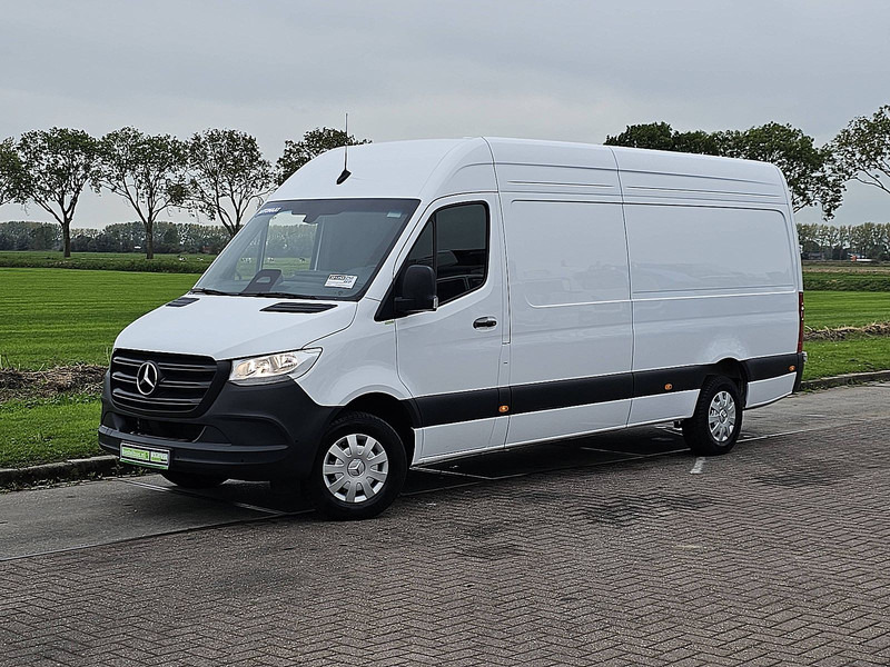 Mercedes-Benz Sprinter 317 L3H2 Maxi Mbux10! - Товарно комбе: слика 2 Mercedes-Benz Sprinter 317 L3H2 Maxi Mbux10! - Товарно комбе: слика 2