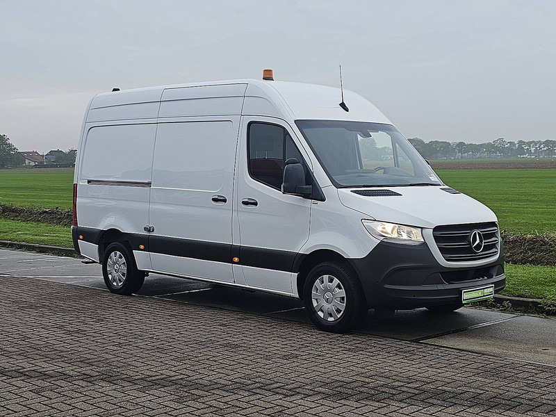 Mercedes-Benz Sprinter 317 ac automaat EURO6 - Товарно комбе: слика 4 Mercedes-Benz Sprinter 317 ac automaat EURO6 - Товарно комбе: слика 4