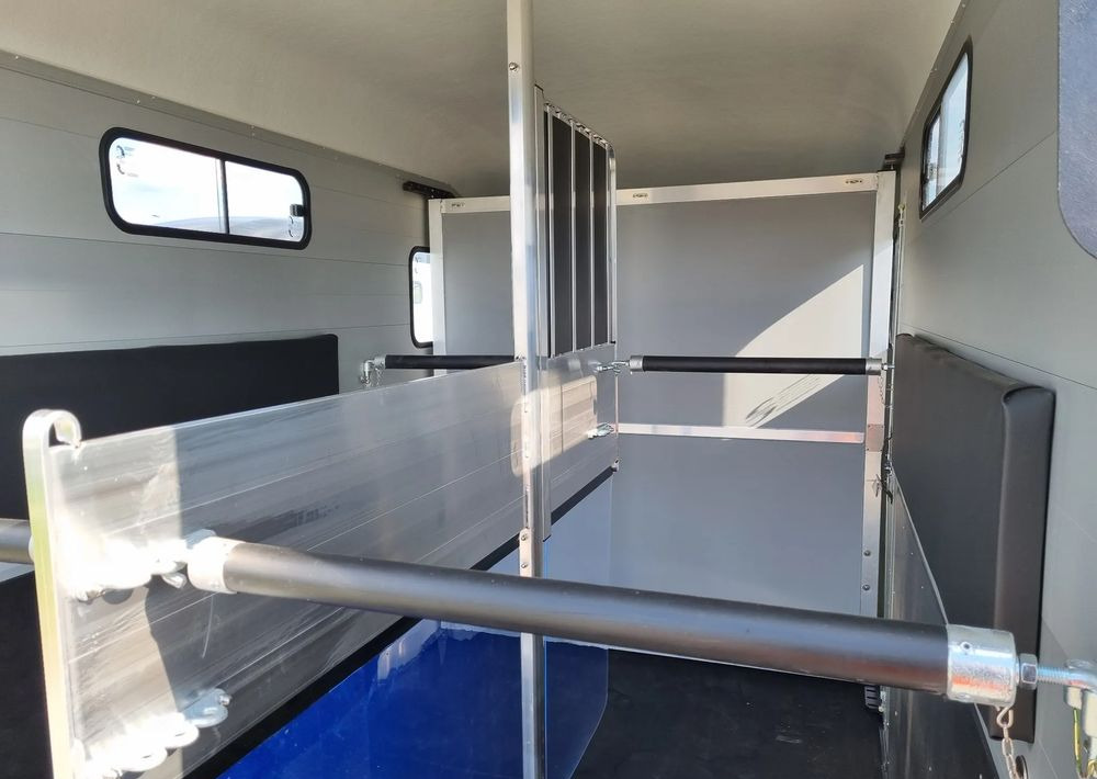 Нов Приколка за коњи CHEVAL LIBERTÉ MultiMax przyczepa na dwa konie | duża siodlarnia | drzwi boczne | 2600 kg DMC | 380×181 cm  |  ALUMINIOWA | Debon | dostawa | mocna i solidna |: слика 18