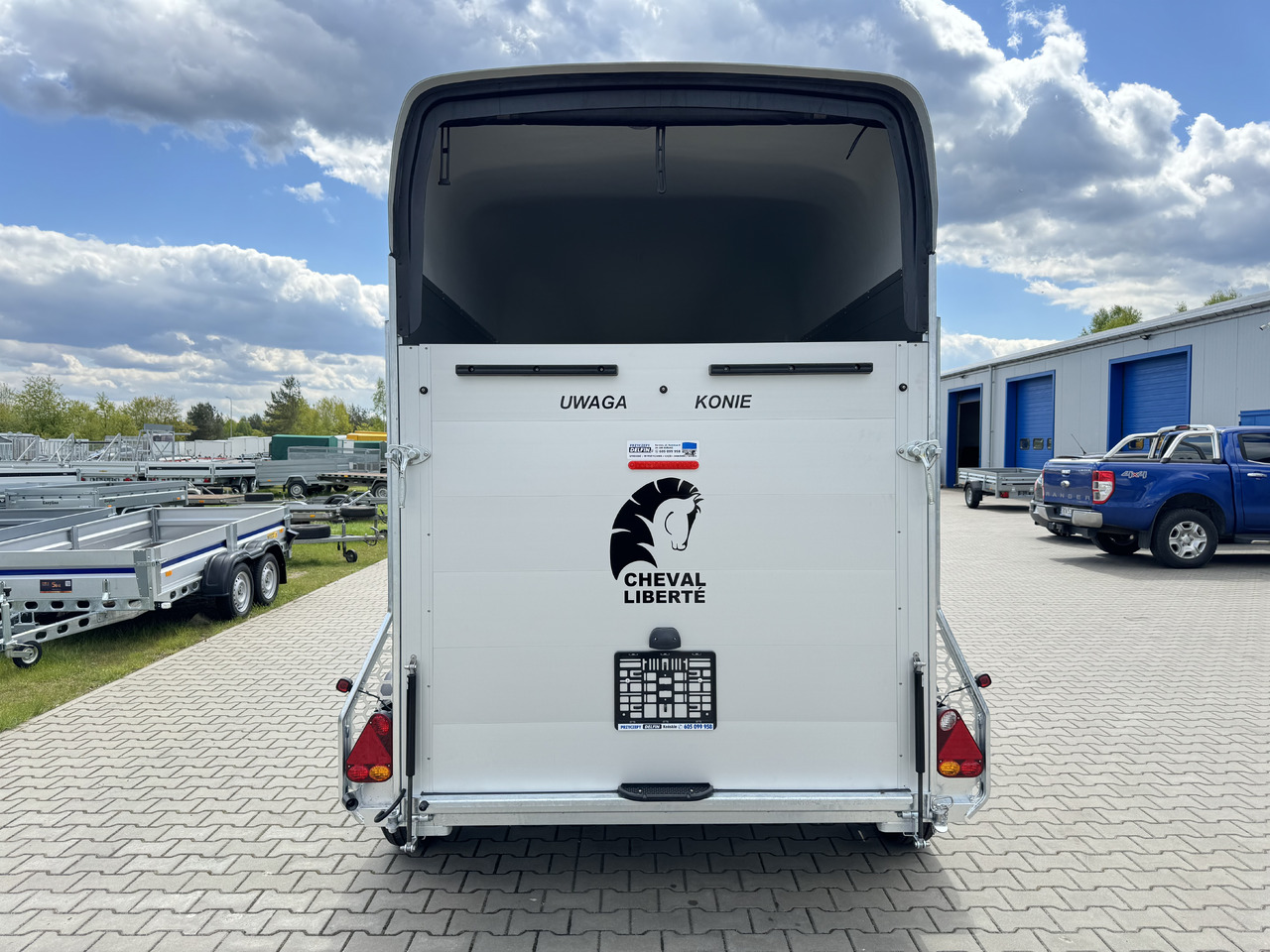 Cheval Liberté Gold Origins ALU 2000 kg - Приколка за коњи: слика 4 Cheval Liberté Gold Origins ALU 2000 kg - Приколка за коњи: слика 4