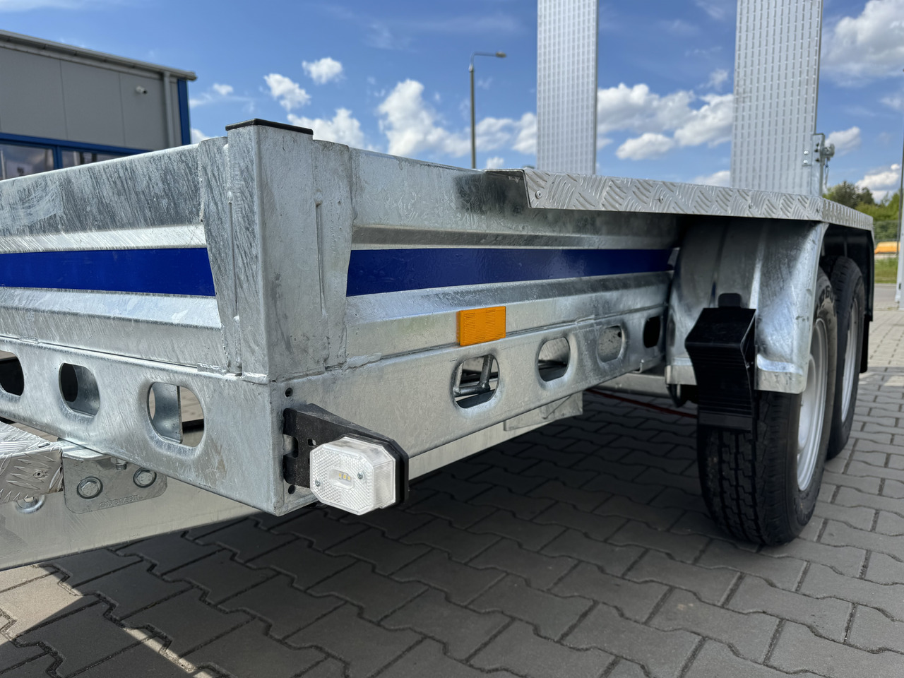 Нов Приколка за градежни машини Wiola B2730 GVW 2700 kg machine transporter mini excavator 292x142 cm: слика 10 Нов Приколка за градежни машини Wiola B2730 GVW 2700 kg machine transporter mini excavator 292x142 cm: слика 10