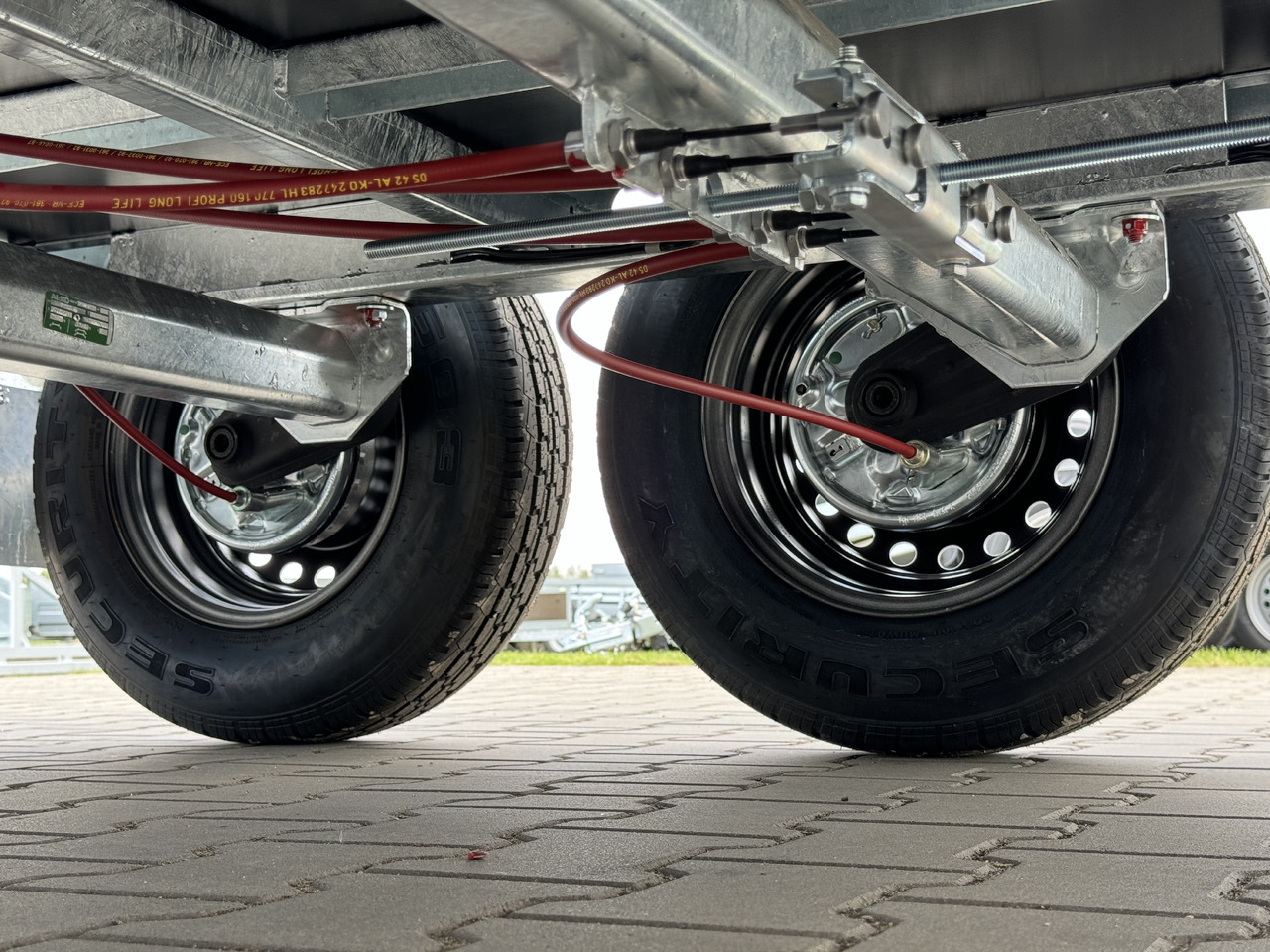 Нов Приколка за градежни машини Wiola B2730 GVW 2700 kg machine transporter mini excavator 292x142 cm: слика 9 Нов Приколка за градежни машини Wiola B2730 GVW 2700 kg machine transporter mini excavator 292x142 cm: слика 9