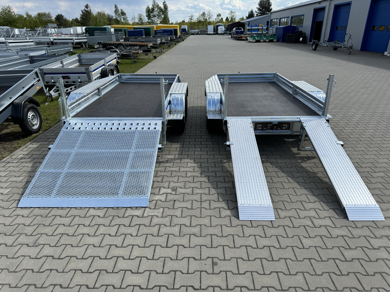 Нов Приколка за градежни машини Wiola B2730 GVW 2700 kg machine transporter mini excavator 292x142 cm: слика 24 Нов Приколка за градежни машини Wiola B2730 GVW 2700 kg machine transporter mini excavator 292x142 cm: слика 24