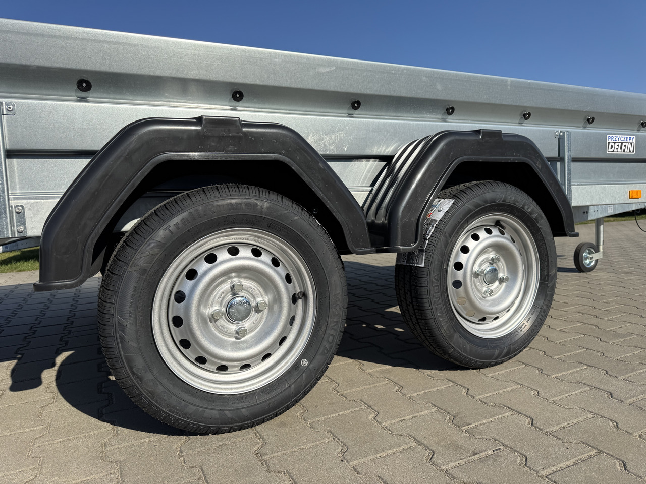 ZASŁAW 300T - przyczepa skrzyniowa 2 osie / 750kg - Автомобил приколка: слика 3 ZASŁAW 300T - przyczepa skrzyniowa 2 osie / 750kg - Автомобил приколка: слика 3