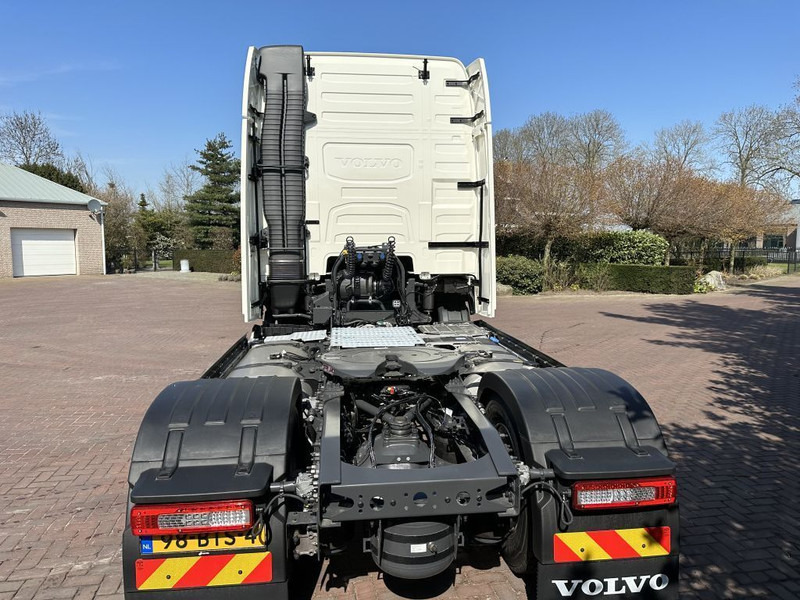 Volvo Volvo FH 500 4x2 ACC I-PARK COOL NEW MODEL FH 500 4x2 - Камион влекач: слика 4 Volvo Volvo FH 500 4x2 ACC I-PARK COOL NEW MODEL FH 500 4x2 - Камион влекач: слика 4