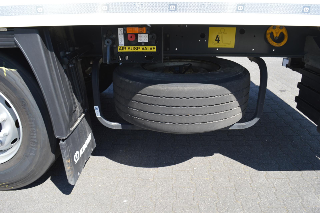 Полуприколка ладилник Krone SDR Cool Liner FP 60 ThermoKing SLXi 300: слика 12 Полуприколка ладилник Krone SDR Cool Liner FP 60 ThermoKing SLXi 300: слика 12