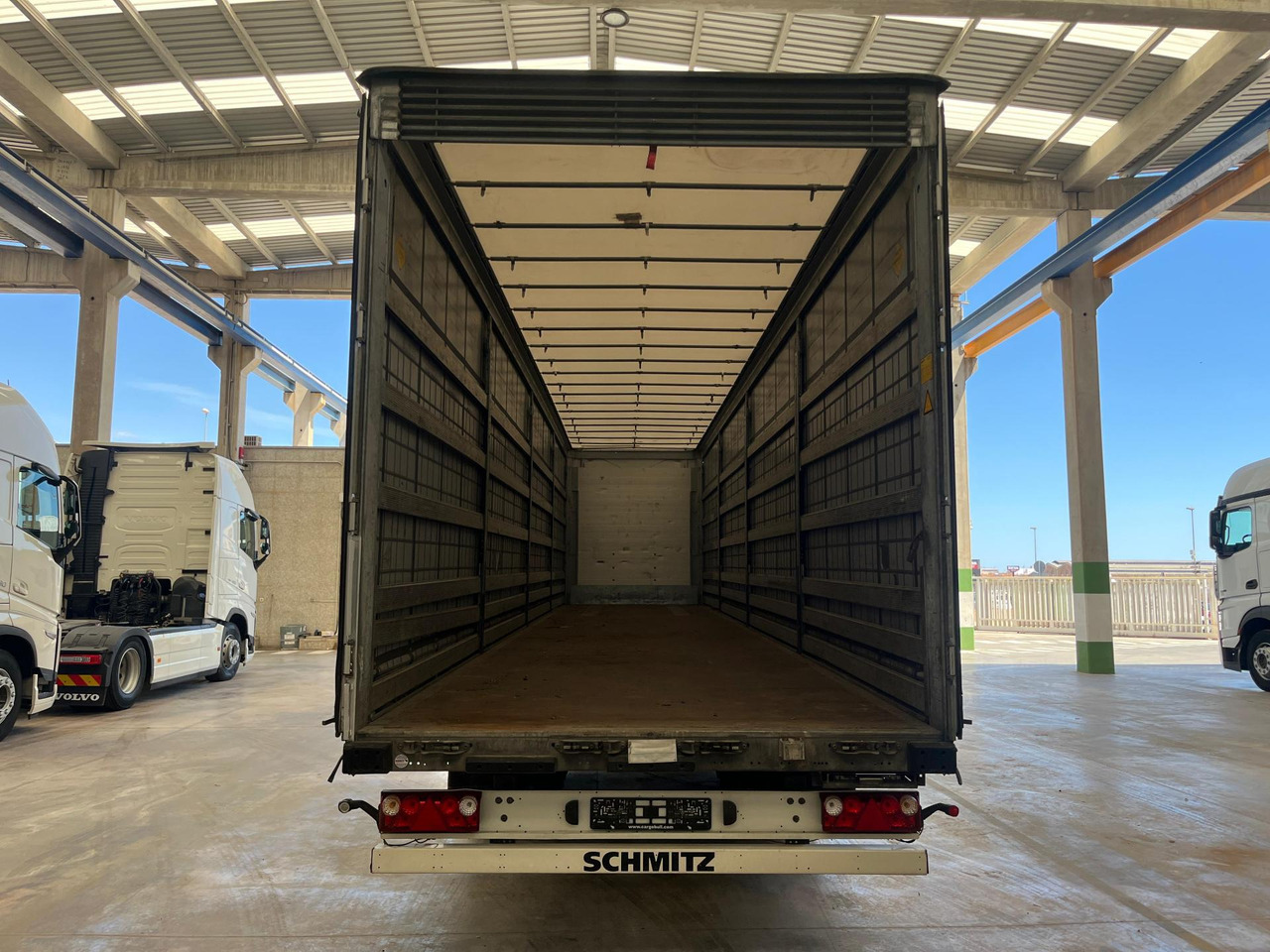 Schmitz Cargobull SCS24/L Varios - Полуприколка со церада: слика 3 Schmitz Cargobull SCS24/L Varios - Полуприколка со церада: слика 3