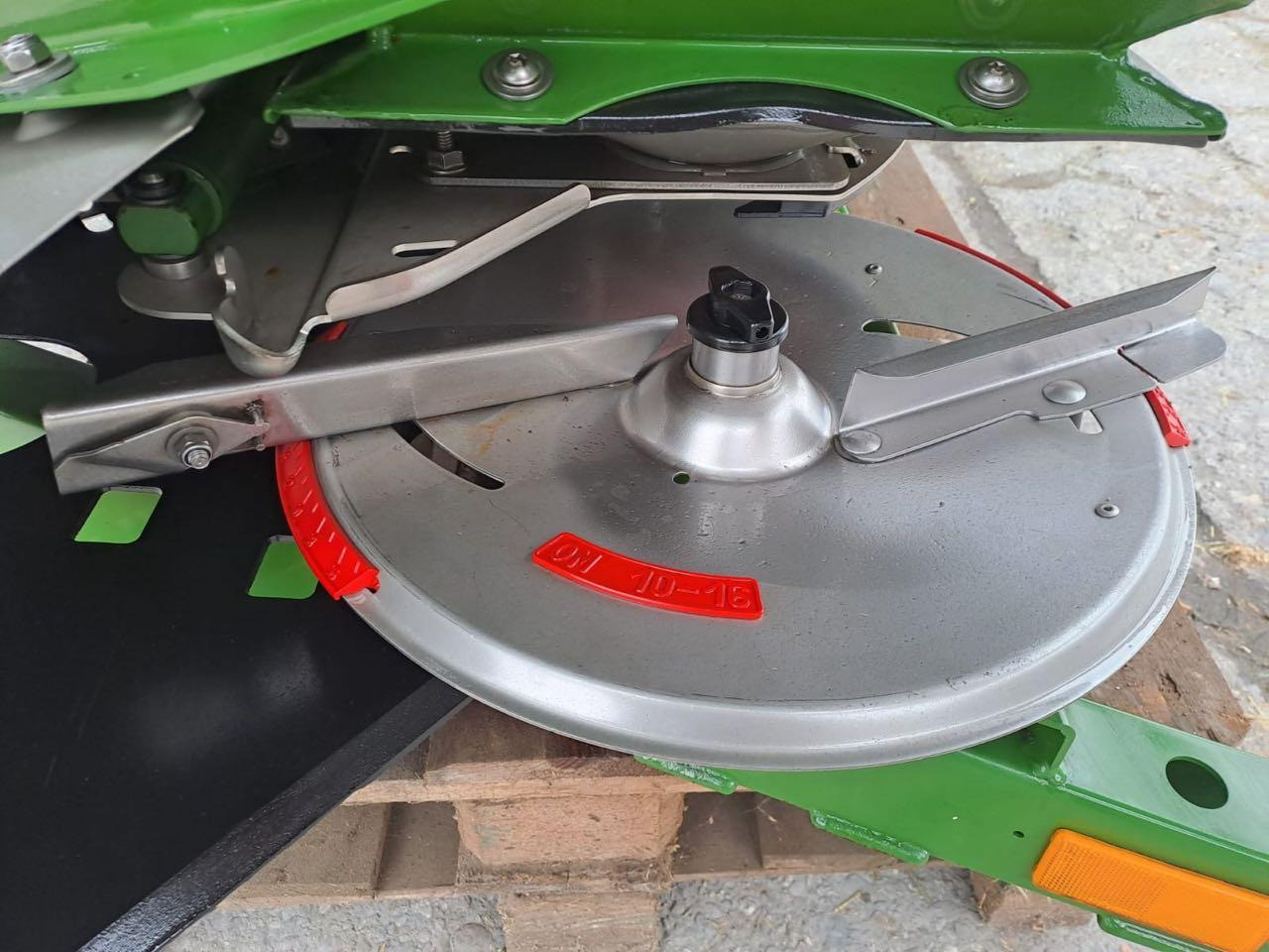 Amazone ZA-M 1001 Special SBS - Распрскувач на вештачко ѓубриво: слика 5 Amazone ZA-M 1001 Special SBS - Распрскувач на вештачко ѓубриво: слика 5