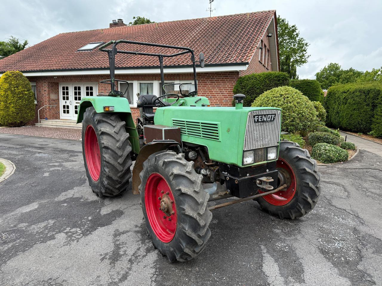 Fendt Farmer 106 (FWA 268S) - Трактор: слика 1 Fendt Farmer 106 (FWA 268S) - Трактор: слика 1