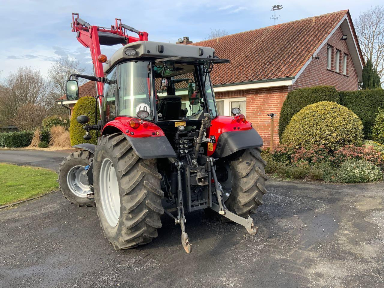 Massey Ferguson MF 5709 S - Трактор: слика 2 Massey Ferguson MF 5709 S - Трактор: слика 2