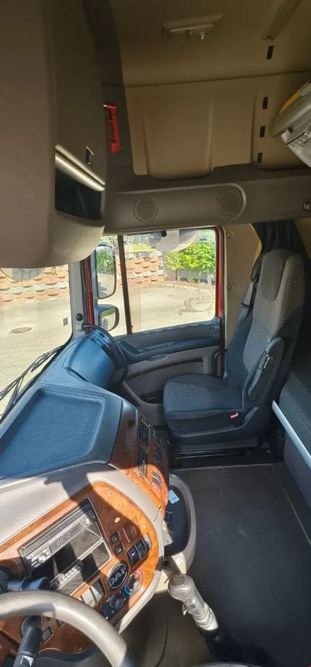 Камион со кабинска шасија DAF XF105.510 | 6x2 | Pod zabudowę |Os podnoszona i skrętna | Retarder | Webasto | Klimatyzacja: слика 12 Камион со кабинска шасија DAF XF105.510 | 6x2 | Pod zabudowę |Os podnoszona i skrętna | Retarder | Webasto | Klimatyzacja: слика 12