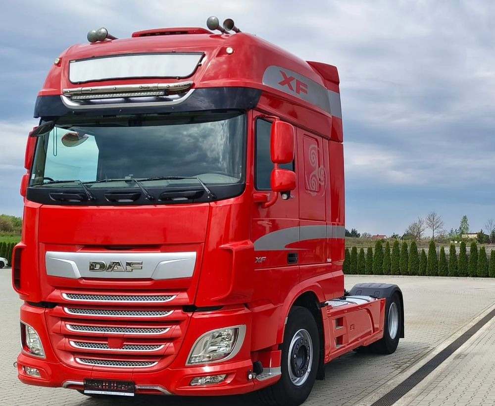 DAF XF 530 Super Space Cab | RETARDER | KLIMATYZACJA | EURO 6 | 2018 | 530 000 km - Камион влекач: слика 1 DAF XF 530 Super Space Cab | RETARDER | KLIMATYZACJA | EURO 6 | 2018 | 530 000 km - Камион влекач: слика 1