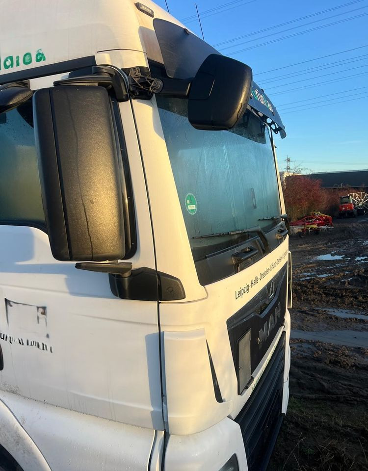 MAN TGX 500 KM (2017) / EURO 6 + Naczepa wywrotka 3-osiowa CARNEHL (2021) / oś podnoszona - Камион влекач, Кипер полуприколка: слика 3 MAN TGX 500 KM (2017) / EURO 6 + Naczepa wywrotka 3-osiowa CARNEHL (2021) / oś podnoszona - Камион влекач, Кипер полуприколка: слика 3