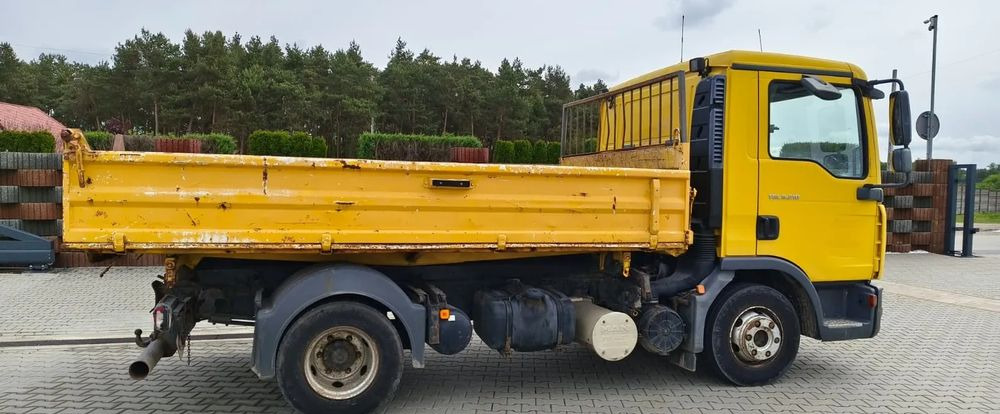 MAN TGL 8.210 * 2007 * 3-stronny KIPER * NOWE OPONY * MANUAL * RESOR * 3 MIEJSCA - Кипер: слика 5 MAN TGL 8.210 * 2007 * 3-stronny KIPER * NOWE OPONY * MANUAL * RESOR * 3 MIEJSCA - Кипер: слика 5