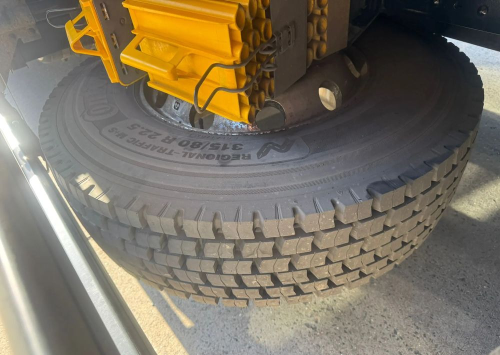 MAN TGX 26.480 • HDS Atlas 145.2 •Oś podnoszona i skrętna 426 tys. km - Zestaw z przyczepą Schwarzmüller Oś przednia – resory piórowe, tylna – pneumatyka • - Камион со платформа, Камион со кран: слика 2 MAN TGX 26.480 • HDS Atlas 145.2 •Oś podnoszona i skrętna 426 tys. km - Zestaw z przyczepą Schwarzmüller Oś przednia – resory piórowe, tylna – pneumatyka • - Камион со платформа, Камион со кран: слика 2
