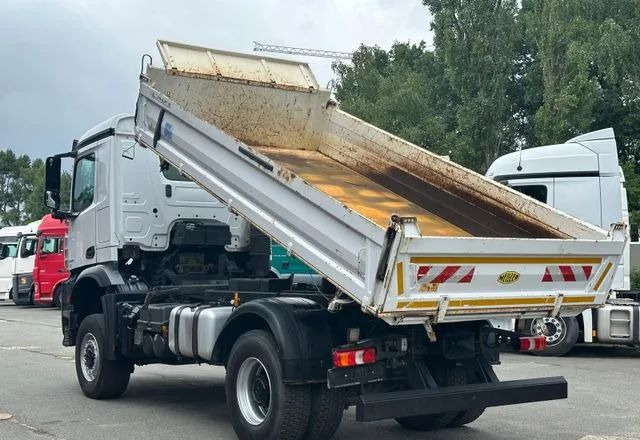 Mercedes-Benz Arocs 2040 4x4 – Meiller | Euro 6c | płyta czołowa do montażu pługu, osprzętu zimowego lub komunalnego | Automat | Resory stalowe (Blatt-Blatt) - Кипер: слика 5 Mercedes-Benz Arocs 2040 4x4 – Meiller | Euro 6c | płyta czołowa do montażu pługu, osprzętu zimowego lub komunalnego | Automat | Resory stalowe (Blatt-Blatt) - Кипер: слика 5