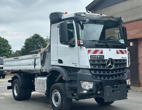Mercedes-Benz Arocs 2040 4x4 – Meiller | Euro 6c | płyta czołowa do montażu pługu, osprzętu zimowego lub komunalnego | Automat | Resory stalowe (Blatt-Blatt) - Кипер: слика 3 Mercedes-Benz Arocs 2040 4x4 – Meiller | Euro 6c | płyta czołowa do montażu pługu, osprzętu zimowego lub komunalnego | Automat | Resory stalowe (Blatt-Blatt) - Кипер: слика 3