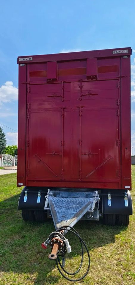 Pezzaioli RBA 32/TRZYOSIOWA PRZYCZEPA-2XBYDŁO,3X TRZODA/HYDRAULICZNIE PODNOSZONY DACH I PODŁOGI / OŚ ŚRODKOWA PODNOSZONA - Приколка за добиток: слика 5 Pezzaioli RBA 32/TRZYOSIOWA PRZYCZEPA-2XBYDŁO,3X TRZODA/HYDRAULICZNIE PODNOSZONY DACH I PODŁOGI / OŚ ŚRODKOWA PODNOSZONA - Приколка за добиток: слика 5