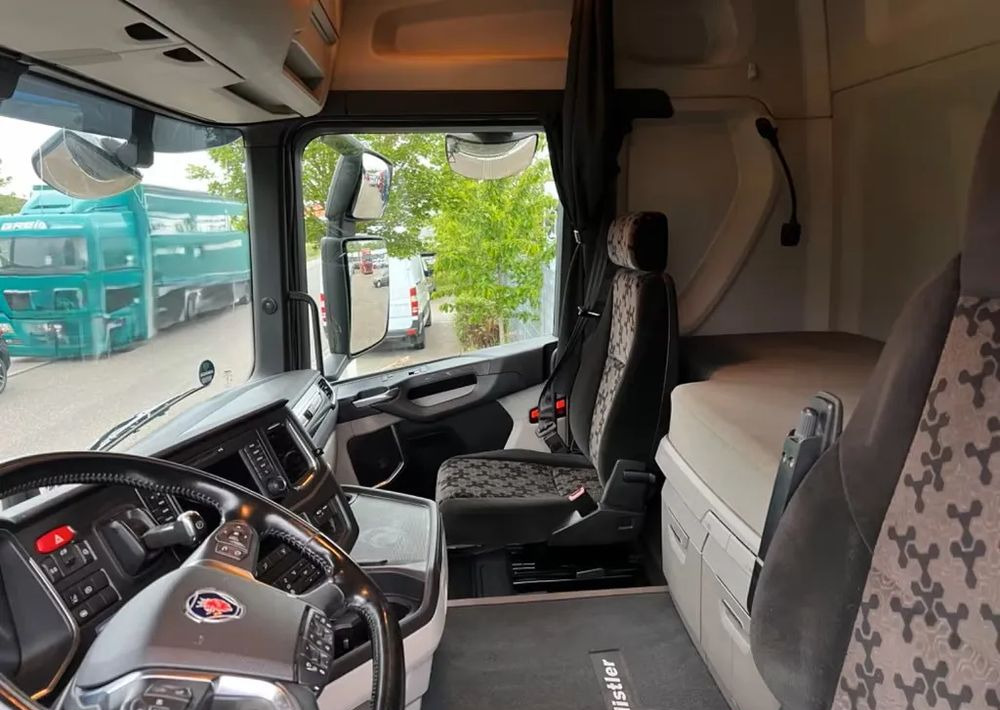 Кипер, Камион со кран Scania R500 Baustoff / 2-stronna wywrotka Schwarzmüller /HDS Fassi F215 / Euro 6 / Napęd na tylną oś: слика 18 Кипер, Камион со кран Scania R500 Baustoff / 2-stronna wywrotka Schwarzmüller /HDS Fassi F215 / Euro 6 / Napęd na tylną oś: слика 18