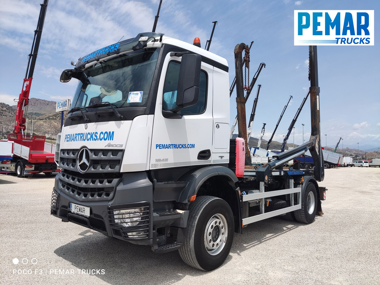 MERCEDES-BENZ AROCS 1845 PORTACONTENEDOR CADENAS - Камион за подигање контејнери: слика 1 MERCEDES-BENZ AROCS 1845 PORTACONTENEDOR CADENAS - Камион за подигање контејнери: слика 1