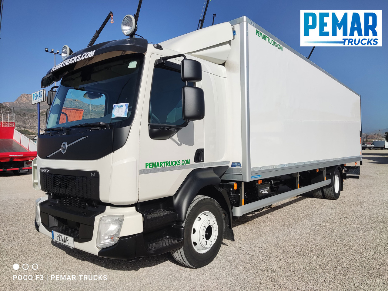 VOLVO FL 210 CAJA CERRADA 12T EURO 6 - Камион сандучар: слика 1 VOLVO FL 210 CAJA CERRADA 12T EURO 6 - Камион сандучар: слика 1