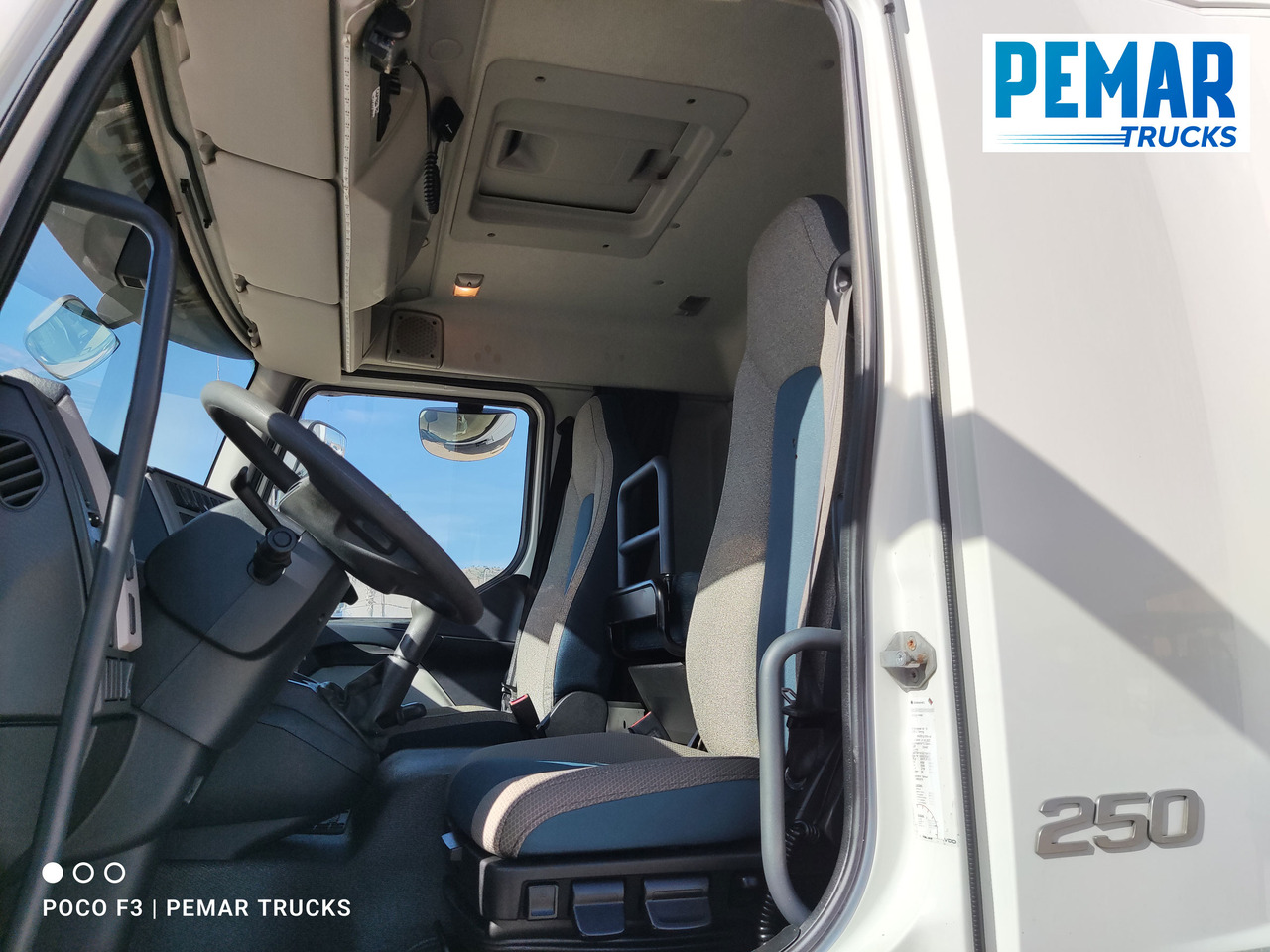 Камион со церада VOLVO FL 250 SEMITAUTLINER 16T: слика 21
