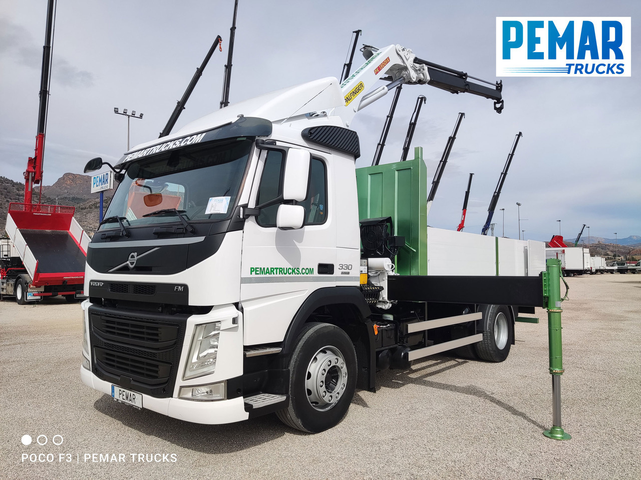 VOLVO FM 330 4X2 GRUA CAJA FIJA - Камион со платформа, Камион со кран: слика 1 VOLVO FM 330 4X2 GRUA CAJA FIJA - Камион со платформа, Камион со кран: слика 1