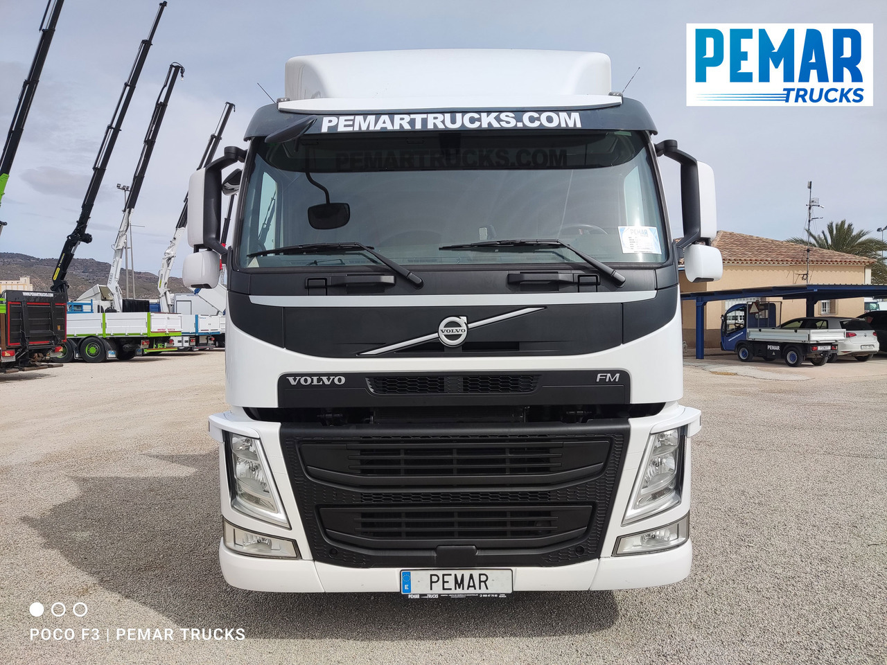 VOLVO FM 330 4X2 GRUA CAJA FIJA - Камион со платформа, Камион со кран: слика 3 VOLVO FM 330 4X2 GRUA CAJA FIJA - Камион со платформа, Камион со кран: слика 3