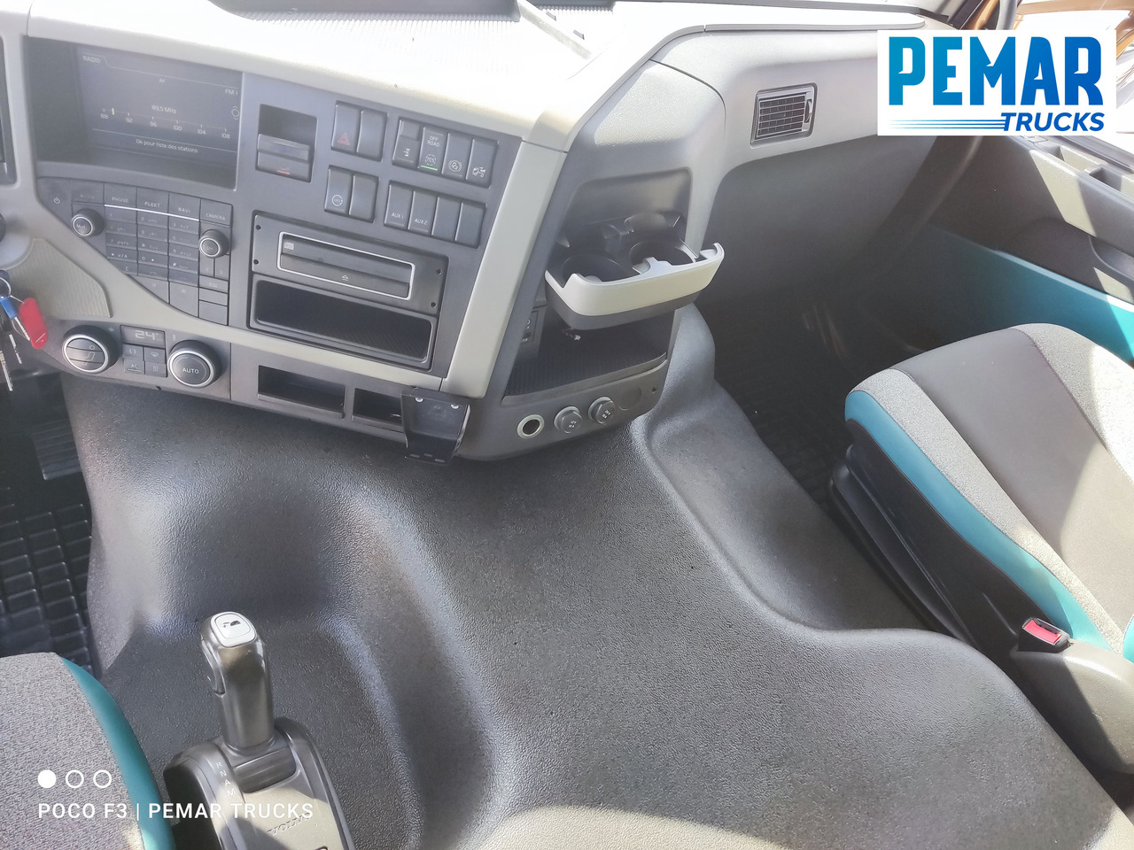 Камион со церада VOLVO FM 410 TAUTLINER: слика 24 Камион со церада VOLVO FM 410 TAUTLINER: слика 24