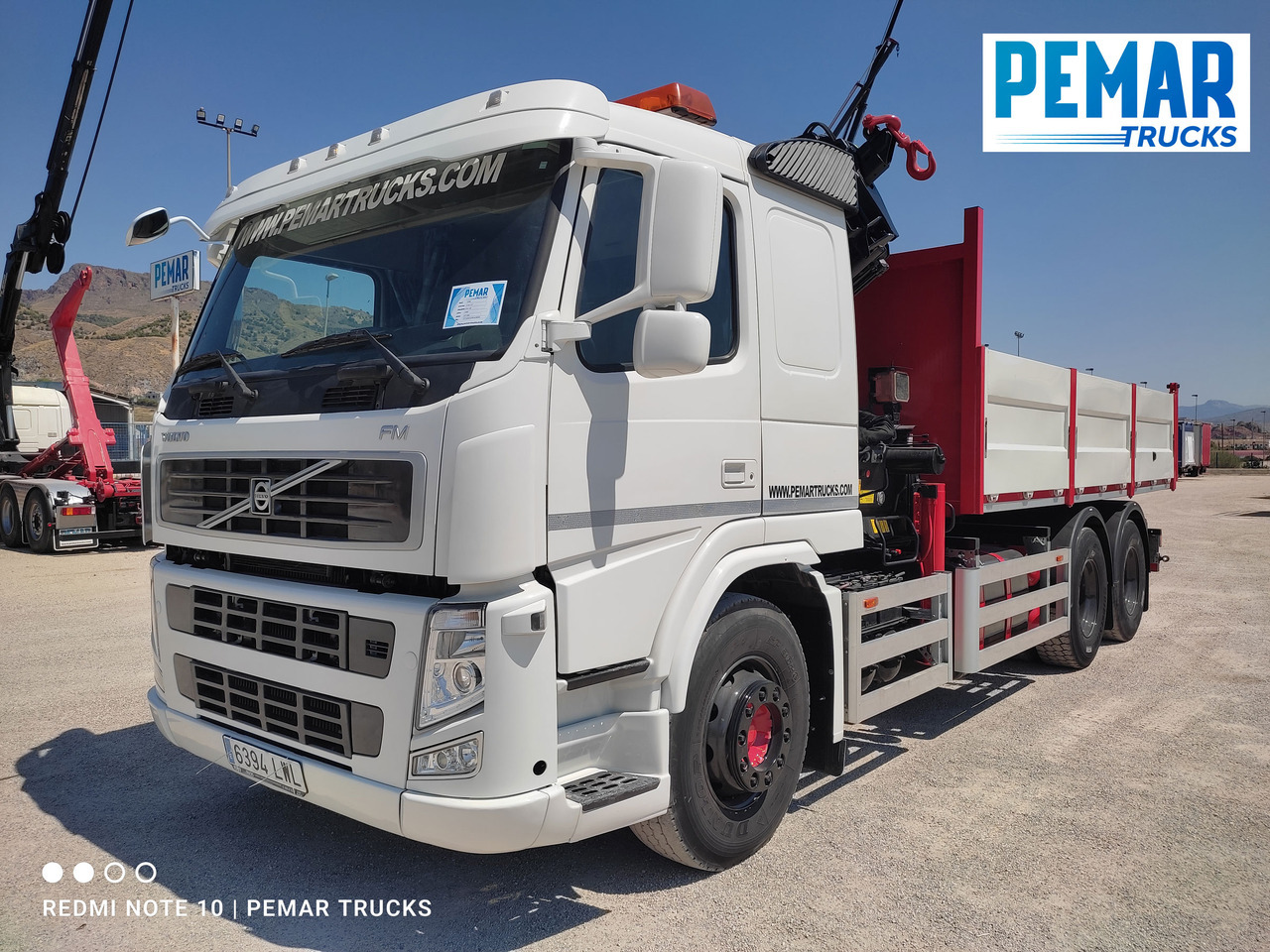 VOLVO FM 440 6X4 GRUA BASCULANTE - Кипер, Камион со кран: слика 2 VOLVO FM 440 6X4 GRUA BASCULANTE - Кипер, Камион со кран: слика 2