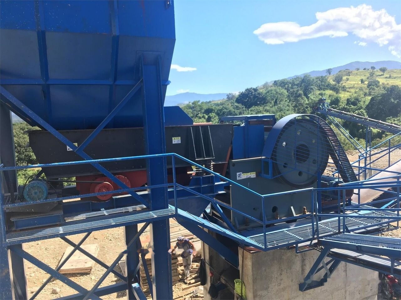 Kinglink 100TPH SCALPING VIBRATING FEEDER ZSW380X96 - Градежно сито: слика 2 Kinglink 100TPH SCALPING VIBRATING FEEDER ZSW380X96 - Градежно сито: слика 2