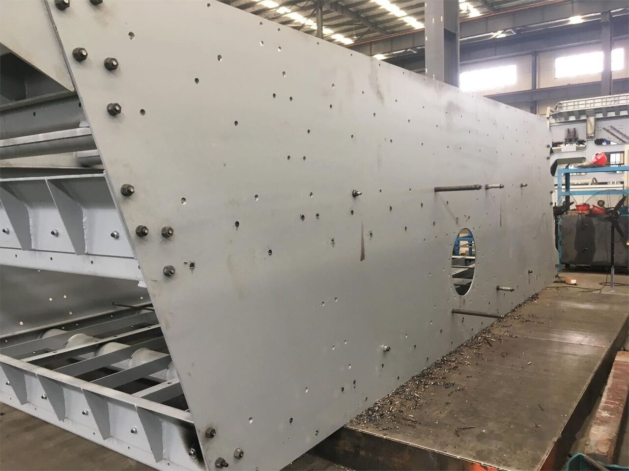 Kinglink Copper Ore Circular Vibrating Screen 3YA2160 | 200TPH - Градежно сито: слика 4 Kinglink Copper Ore Circular Vibrating Screen 3YA2160 | 200TPH - Градежно сито: слика 4