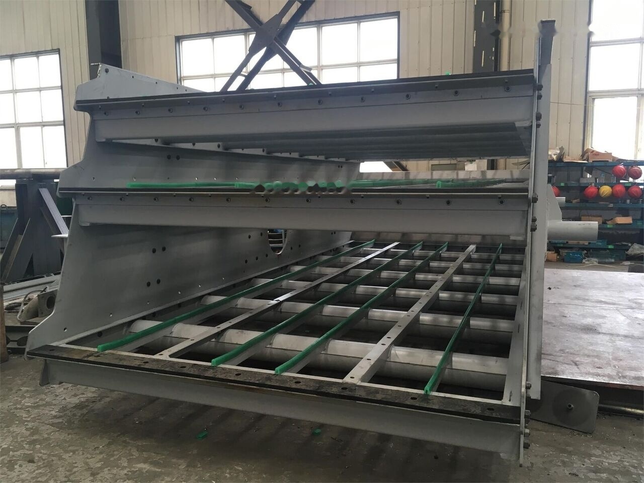 Kinglink Copper Ore Circular Vibrating Screen 3YA2160 | 200TPH - Градежно сито: слика 1 Kinglink Copper Ore Circular Vibrating Screen 3YA2160 | 200TPH - Градежно сито: слика 1