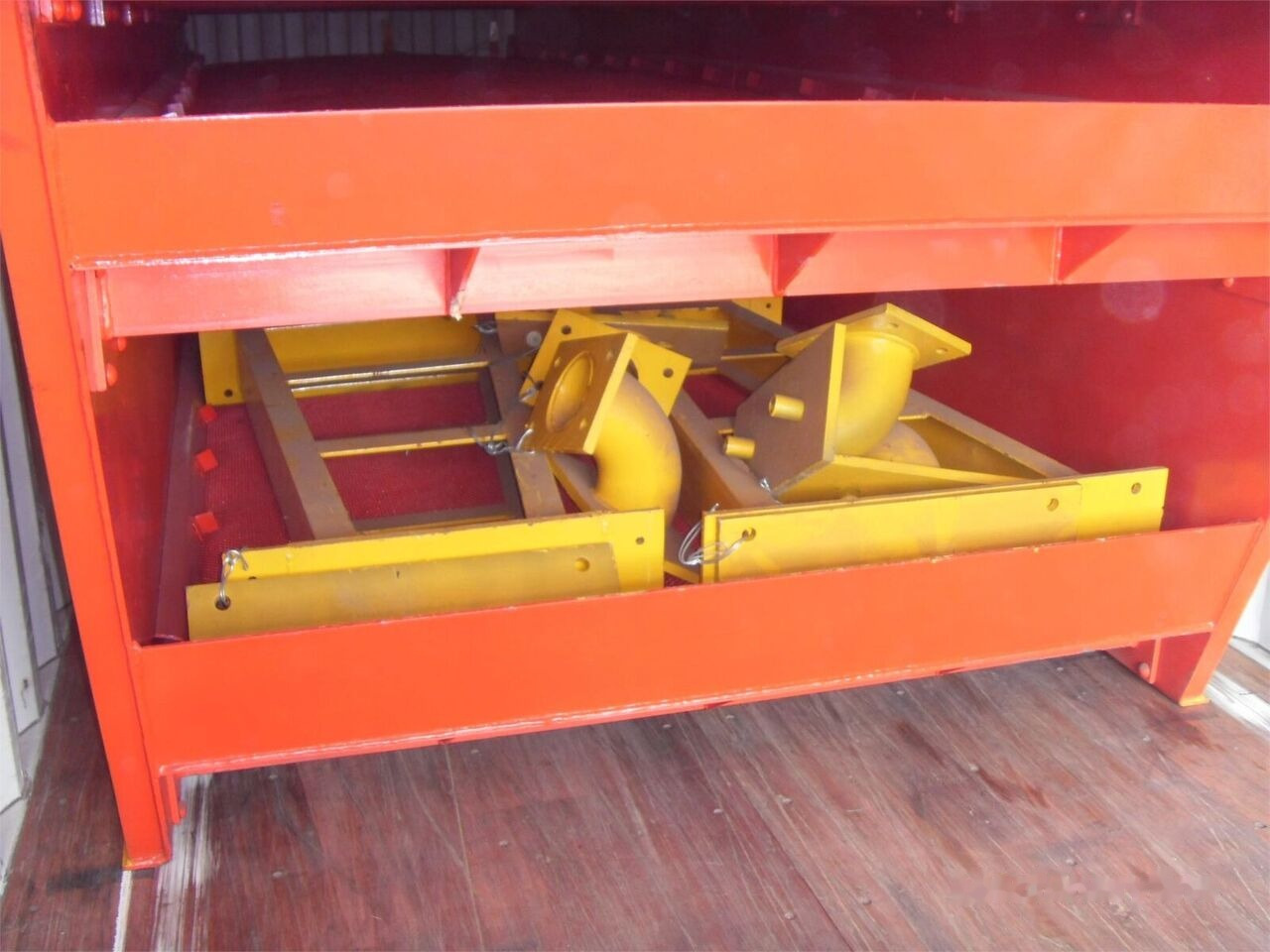 Kinglink Gold Ore Vibrating Screen 3YA1860 | 200TPH - Градежно сито: слика 3 Kinglink Gold Ore Vibrating Screen 3YA1860 | 200TPH - Градежно сито: слика 3