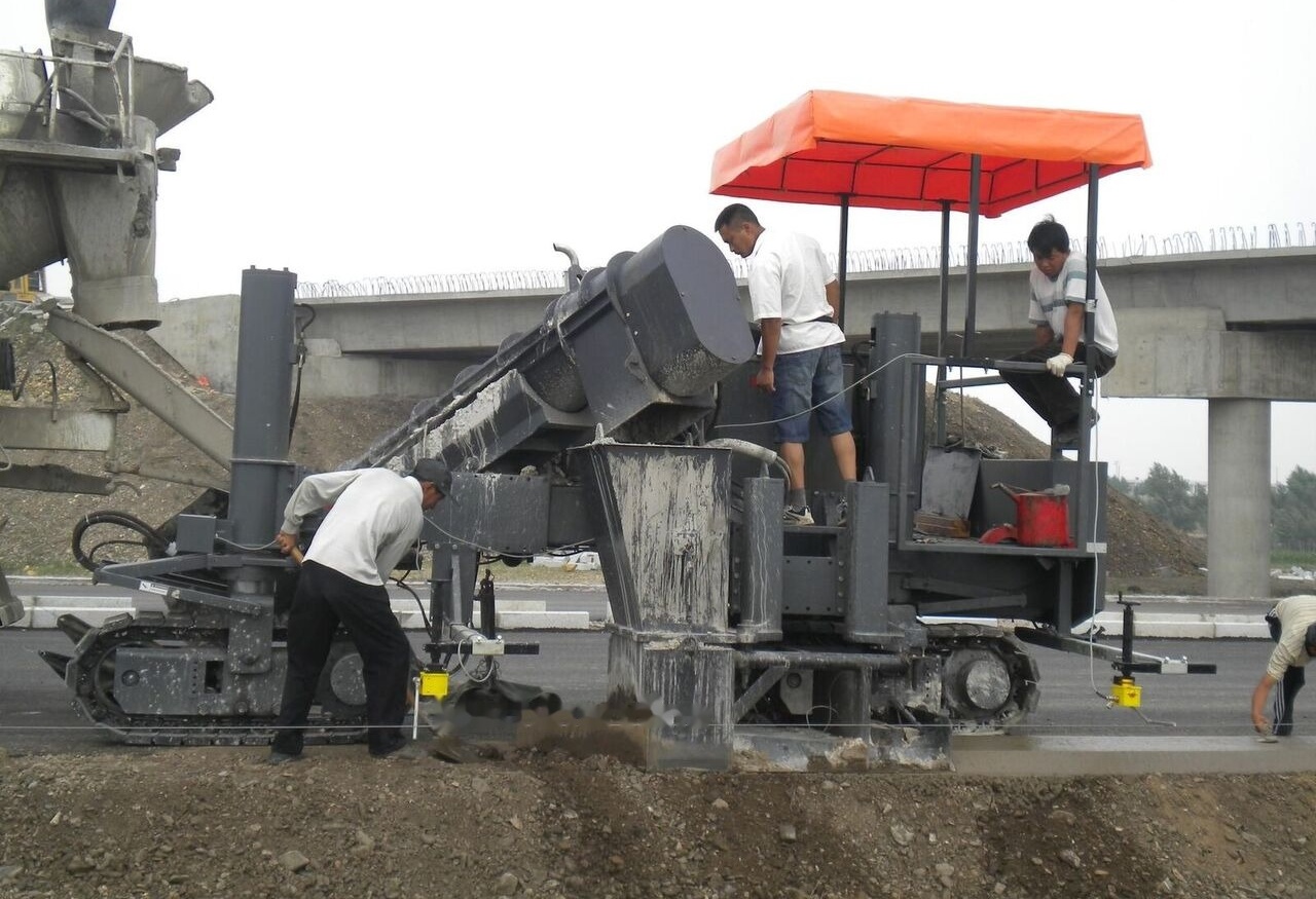 Kinglink MC5000 Concrete slipform paver for road ditch and gutter - Финишер за бетон: слика 5 Kinglink MC5000 Concrete slipform paver for road ditch and gutter - Финишер за бетон: слика 5